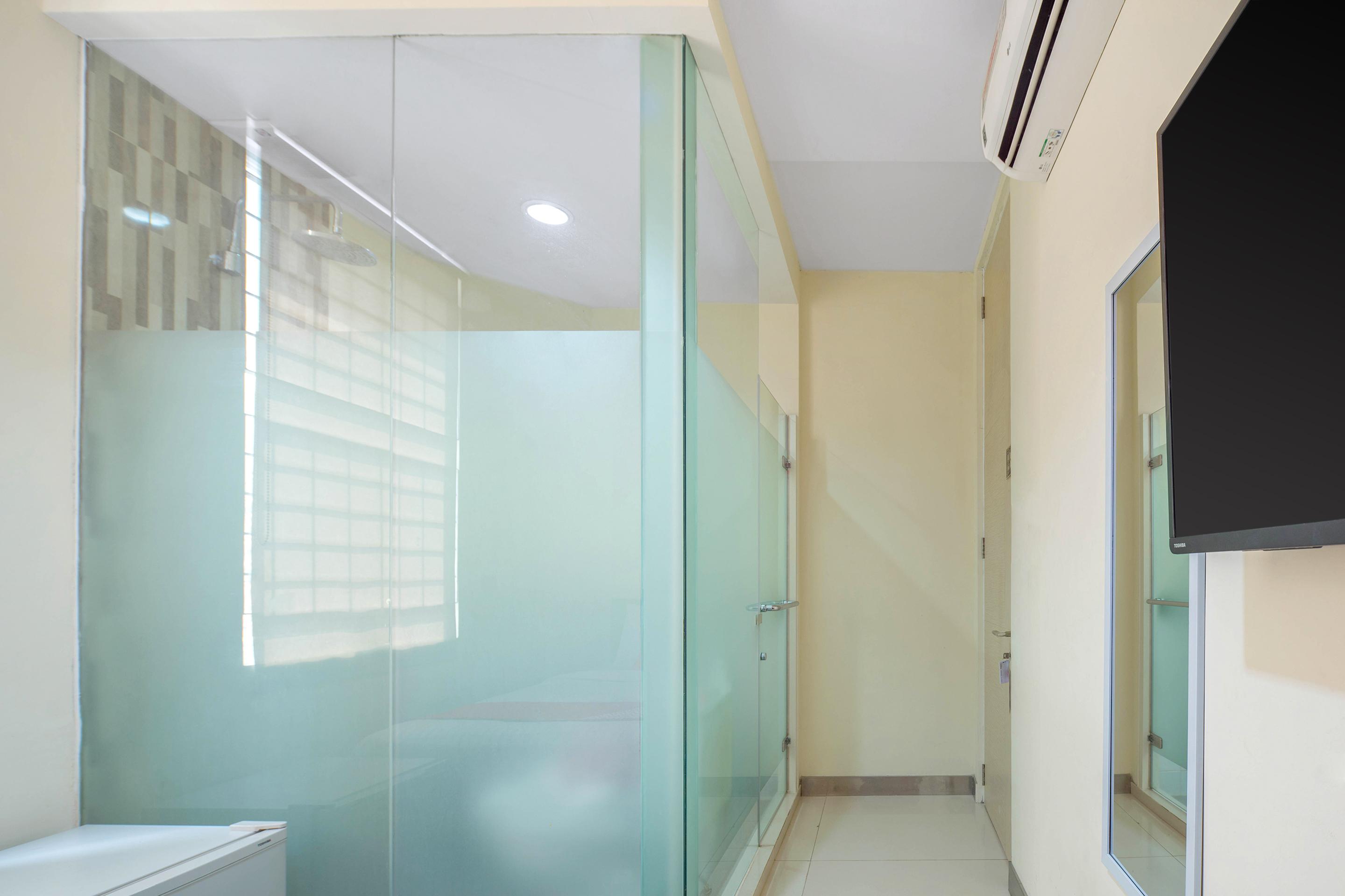 Super Oyo Capital O 1121 Orienchi 2 Hotel Jakarta Kültér fotó