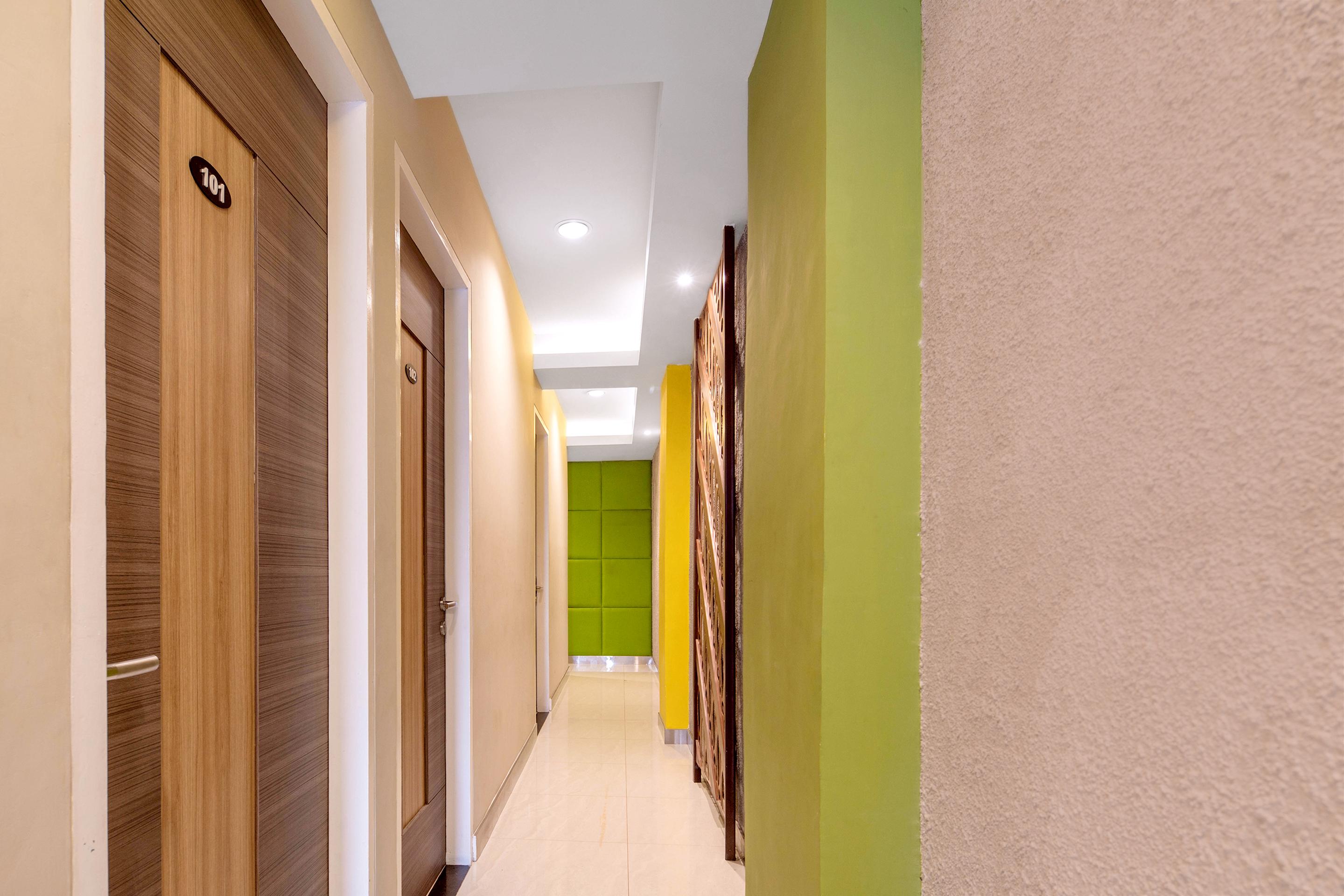 Super Oyo Capital O 1121 Orienchi 2 Hotel Jakarta Kültér fotó