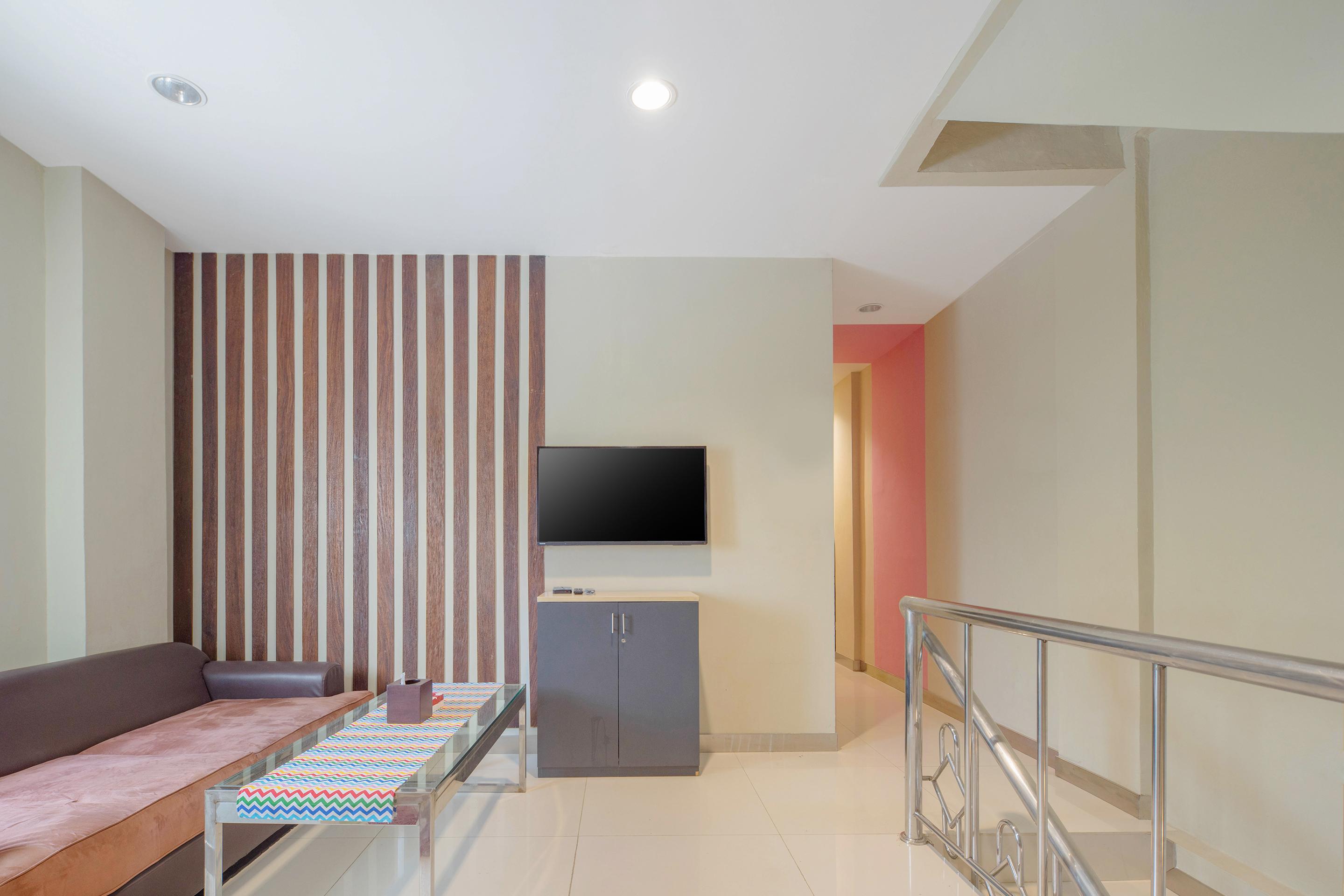 Super Oyo Capital O 1121 Orienchi 2 Hotel Jakarta Kültér fotó